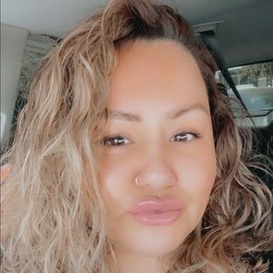 Meet your Posher, Glorya